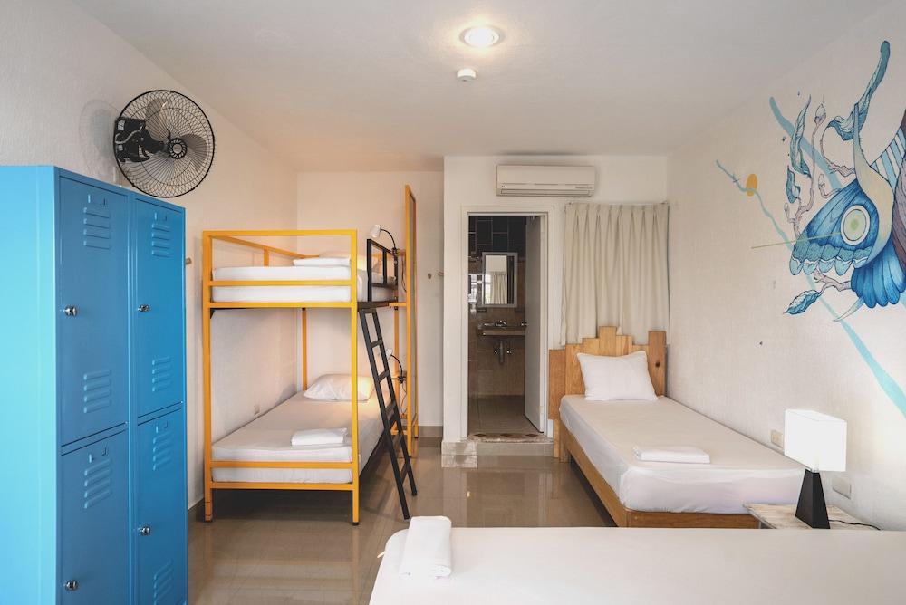 Selina Playa Del Carmen Hotel Exterior photo