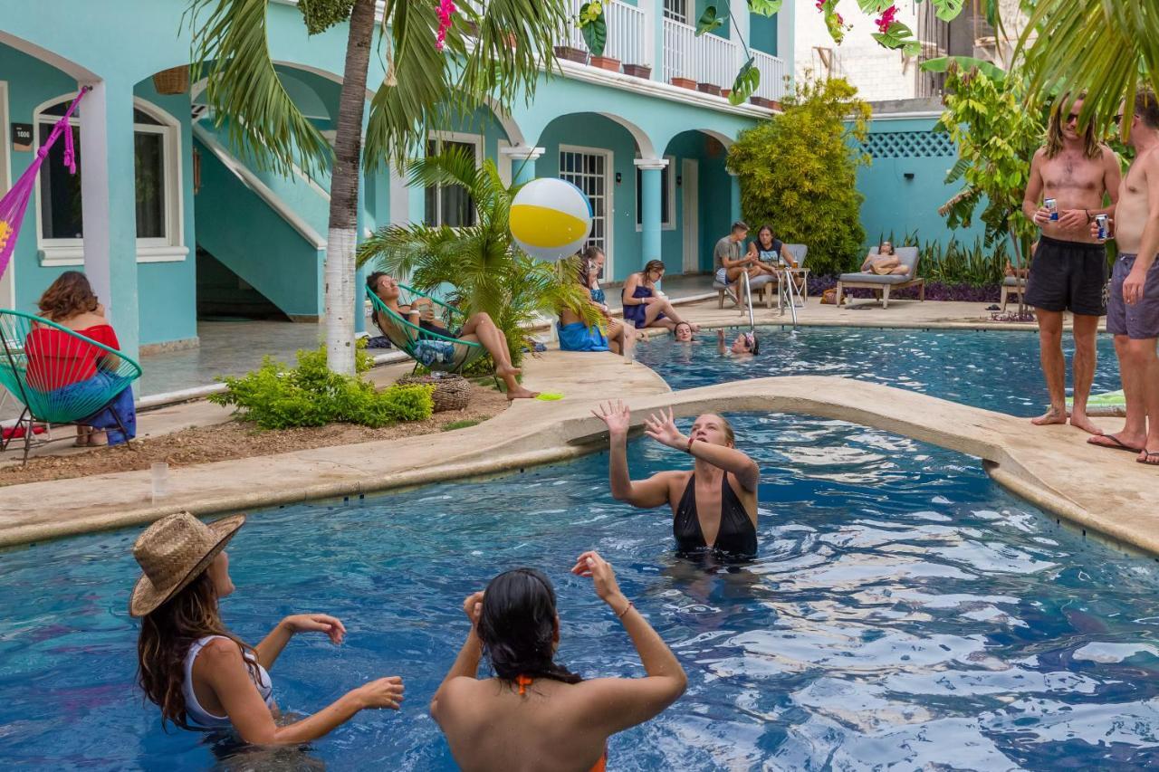 Selina Playa Del Carmen Hotel Exterior photo